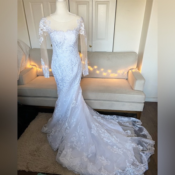 LOVER KISS lace mermaid Wedding dress with fitted inside corset GORGEOUS!!! NEW! - Picture 4 of 16